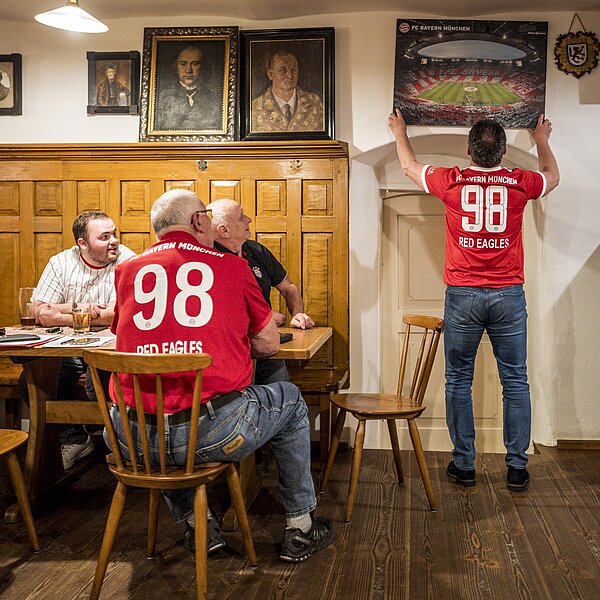Pressefoto Bayern 2023 - Sieger Kategorie Serie - Untergriesbach – Ein Wirtshaus fürs Leben und Sterben - Sebastian Beck