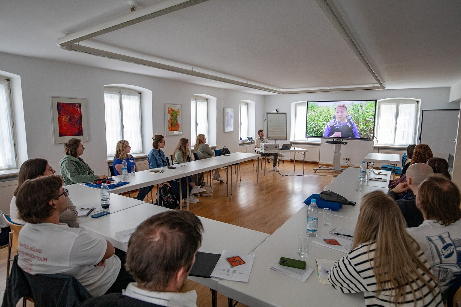 – Der ARD-Reporter Marius Reichert gibt bei Press Ahead 2025 einen Workshop zur Berichterstattung in Krisen und Kriegen.